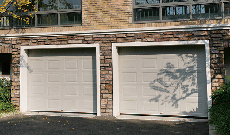 鏡面方格車(chē)庫(kù)門(mén)