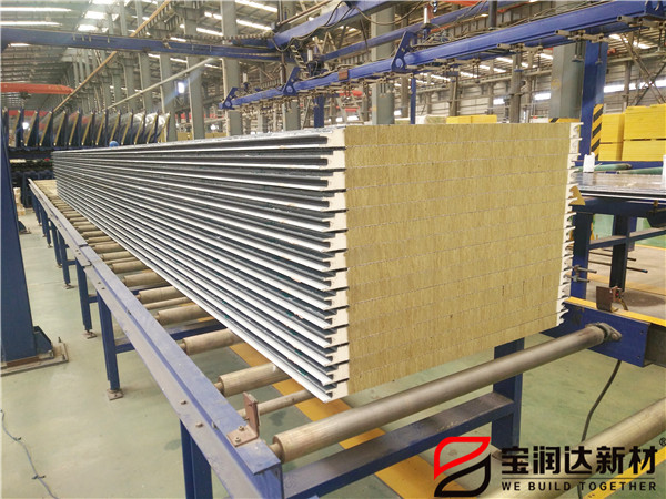 寶潤(rùn)達(dá)聚氨酯封邊巖棉板