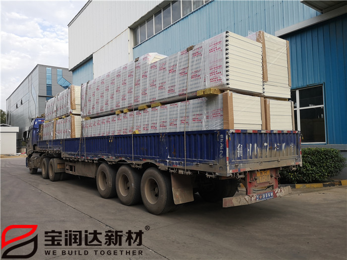 寶潤(rùn)達(dá)5公分聚氨酯夾芯板湖南發(fā)貨