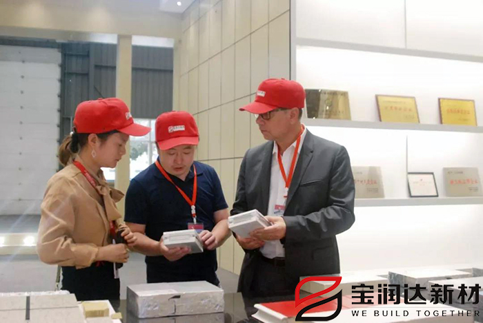 法國客戶來訪寶潤達(dá)洽談冷庫板項(xiàng)目