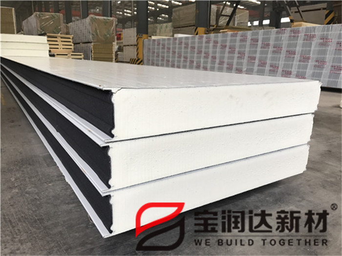 手工保溫板與聚氨酯冷庫(kù)板有什么不同?