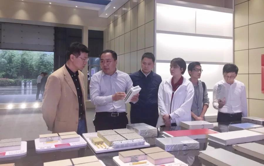 省工信廳領(lǐng)導(dǎo)一行深入寶潤達(dá)， 開展企業(yè)智能化改造診斷服務(wù)