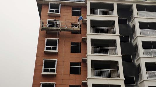 真石漆施工噴幾遍最為適宜？