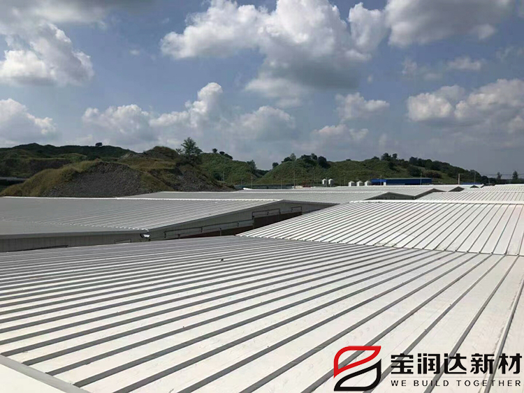 修建養(yǎng)殖場(chǎng)應(yīng)該選用哪種屋面板？