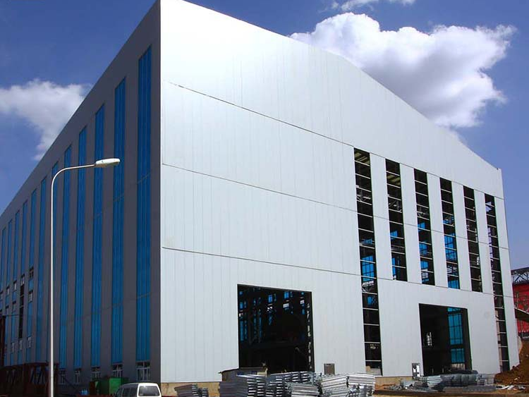 鋼結(jié)構(gòu)圍護(hù)材料為什么都選擇聚氨酯夾芯板？