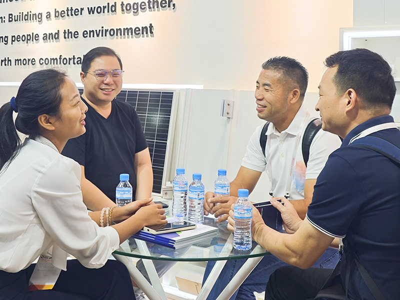 寶潤達(dá)新材印尼展會現(xiàn)場.jpg 寶潤達(dá)新材印尼展會現(xiàn)場.jpg